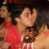 Thammy Miranda trocou muitos beijos com a namorada, Andressa Ferreira, no Camarote Brahma em Salvador