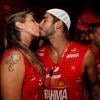 Luana Piovani e o marido, Pedro Scooby, comemoraram três anos de relacionamento no camarote da Brahma, no Rio de Janeiro