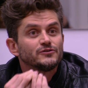 'BBB17': Marcos foi corrigido por Tiago Leifert ao citar a família de Ilmar no programa ao vivo