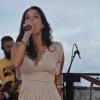 Emanuelle Araújo canta com a banda Moinho no Hotel Itaipava, em Salvador, na Bahia