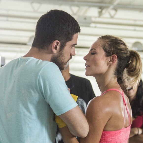 Jeiza (Paolla Oliveira) e Zeca (Marco Pigossi) vão se apaixonar, na novela 'A Força do Querer'