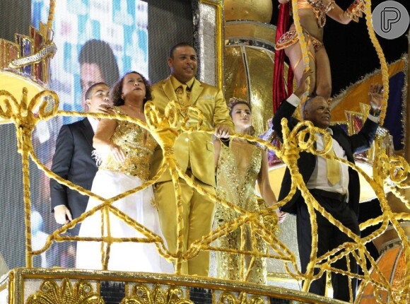 Ronaldo se emocionou no desfile da Gaviões da Fiel, na madrugada deste domingo (02 de março de 2014)