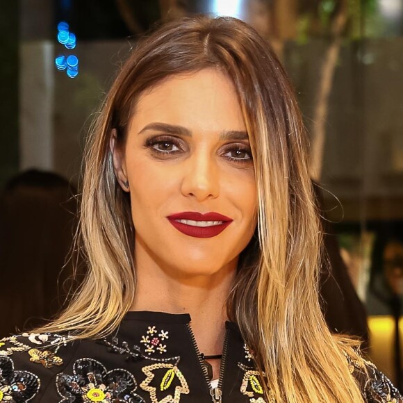 Ao falar sobre o movimento criado pelas atrizes da Globo, Fernanda Lima explica: 'Eu e as atrizes nos reunimos, no domingo, para tentar se apoiar e entender de que forma a gente ia fazer com que essa história fosse vista pela sociedade, mas sem crucificar o José Mayer'