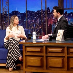 No programa 'The Noite', de Danilo Gentili, Andressa Urach revelou que tomava mamadeira aos 25 anos