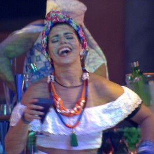 Vivian chamou a atenção no 'BBB17', durante a festa Bahia, por sua animação