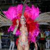 Ticiane Pinheiro ousa em fantasia no desfile da Vila Isabel, no Rio de Janeiro