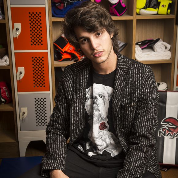 'Se eu tivesse feito, teria assumido. Lógico, é um susto', diz Bruno Guedes sobre ter um filho não planejado como o personagem Lucas, em 'Malhação: Pro Dia Nascer Feliz'
