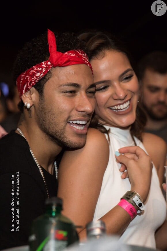 Bruna Marquezine e o namorado, Neymar, são fãs de reggeaton