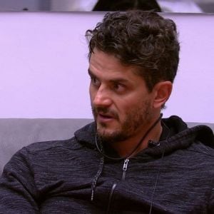 No 'BBB17', Marcos e Emilly protagonizam nova discussão na madrugada desta sexta-feira, 7 de abril de 2017