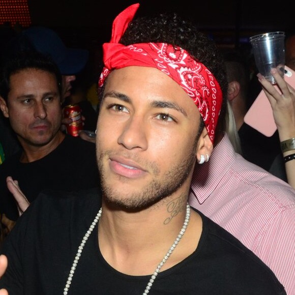 Segundo Neymar, ele está em seu melhor situação como atleta: 'Tô no meu melhor momento da carreira e quero me superar. Se ontem eu fui bem, hoje quero ser melhor ainda'