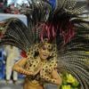 Mônica Carvalho dá um show de samba na Avenida durante desfile da Grande Rio