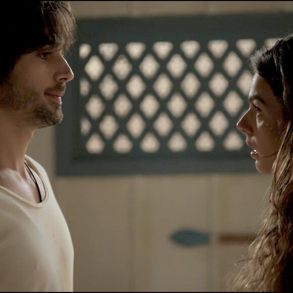 Ruy (Fiuk) manda Ritinha (Isis Valverde) fazer um aborto e avisa que se ela não fizer, não vai assumir a paternidade da criança, na novela 'A Força do Querer'