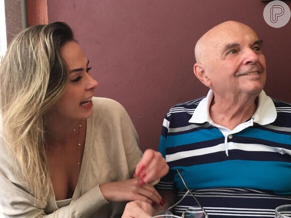 Ana Paula Renault conta que vê pontos em comum entre Silvio Santos e seu pai, Geraldo.