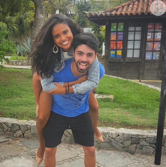 Aline Dias contou que o namorado, Rafael Cupello, se assustou ao saber de sua gravidez