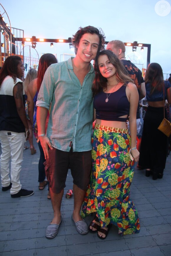 Francisco Vitti e Amanda de Godoi engataram namoro no bastidor da novela 'Malhação'