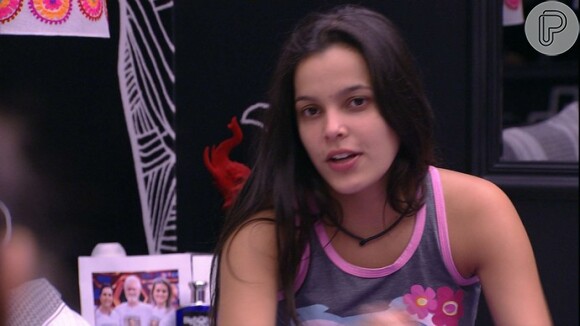 'A gente conversando, quando você passava ela falava uma coisa mais alto para te atingir', disse Vivian para Emilly sobre Marinalva, ex-participante do 'Big Brother Brasil 17', na noite desta quarta-feira, 12 de abril de 2017