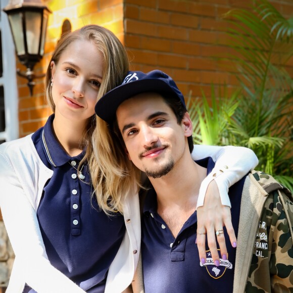 O casal Clara (Isabella Scherer) e Felipe (Gabriel Calamari) são amigos de Lica, em 'Malhação - Viva a Diferença'