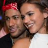 Bruna Marquezine e Neymar são ecléticos no gosto musical: já curtiram show de Jorge e Matheus, são fãs de Mayara e Maraisa e adoram o som de John Legend