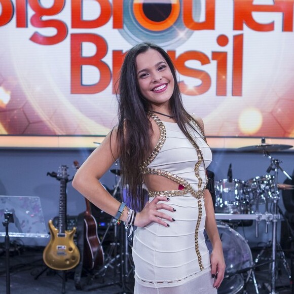 Emilly explica rumores de gravidez dentro do 'BBB17': 'O Marcos me beijava na barriga por ela ser lisinha e não por estar grávida. Nunca, mesmo, até parece'