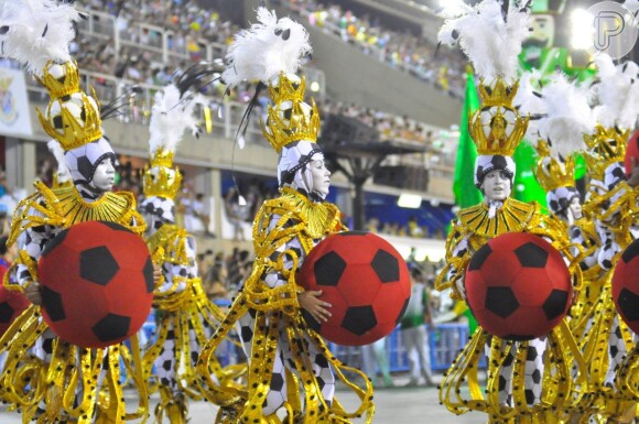 Famosos desfilam na Imperatriz Leopoldinense, que homenageou Zico, grande ídolo do futebol brasileiro, em 4 de março de 2014