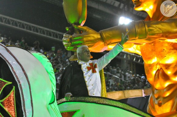 Roberto Dinamite desfila na Imperatriz Leopoldinense, que homenageou Zico, grande ídolo do futebol brasileiro, em 4 de março de 2014
