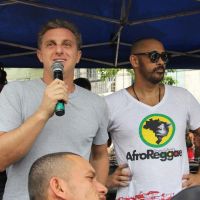 'Luciano Huck quer se candidatar a Presidente', afirma líder do AfroReggae