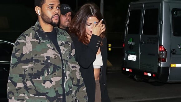 Selena Gomez posta 1ª foto com o namorado, The Weeknd, e fãs aprovam: 'Fofos'
