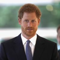 Príncipe Harry buscou ajuda em terapia em romance com Meghan Markle: 'Esforço'