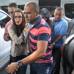 A hashtag 'Estamos com você, Emilly' ficou entre os assuntos mais comentados do Twitter