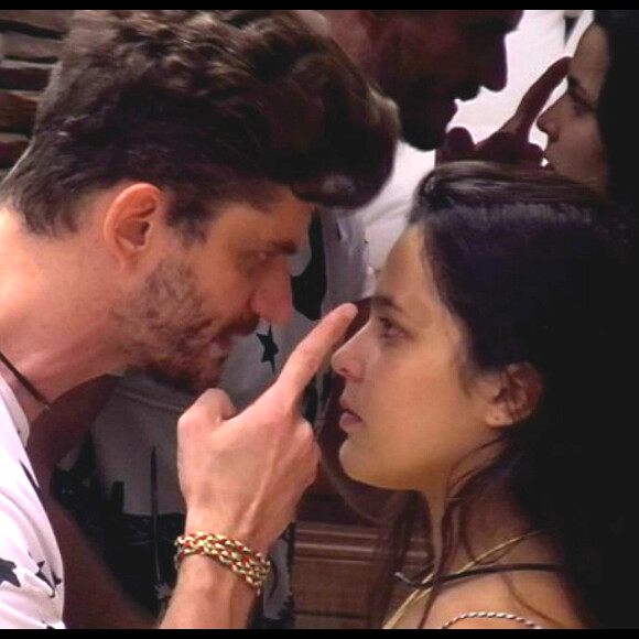 Inquérito foi aberto após Marcos colocar o dedo na cara de Emilly durante briga no 'BBB17'