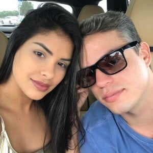 Ex-BBB Munik está curtindo férias nos Estados Unidos com o noivo, Anderson Felício
