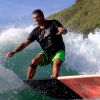 Allan Gandra é professor de surfe da atriz Isabella Santoni