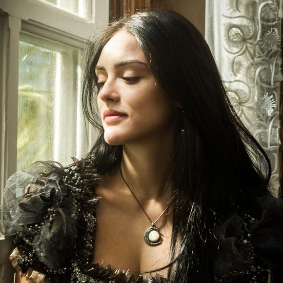 Anna (Isabelle Drummond) desiste de viver seu amor com Joaquim (Chay Suede), na novela 'Novo Mundo'