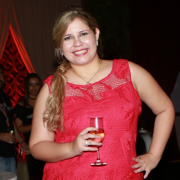 'Namorei um rapaz mais velho, ele tinha 20 anos, e era namorinho daquela coisa de portão de casa e da mãe perto. Como não 'rolava', ele foi 'rolar' com outra pessoa', lembrou Marilia Mendonça