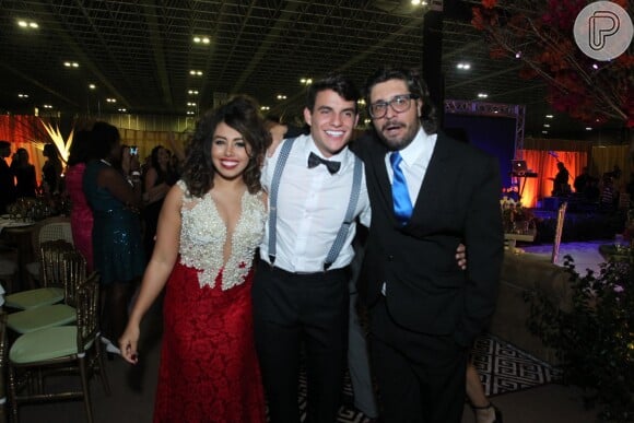 Gabi Flor, Antonio e Ilmar se encontraram no casamento de Elis Nair, ex-participante do 'BBB17', e Luiz Carlos