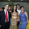 Casamento de Elis Nair, ex-participante do 'BBB17', e Luiz Carlos reuniu 300 convidados e teve bolo de seis andares, além de 2.000 doces