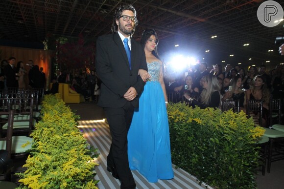 Casamento de Elis Nair, ex-participante do 'BBB17', e Luiz Carlos contou com a presença de Ilmar