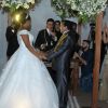 Casamento de Elis Nair, ex-participante do 'BBB17', e Luiz Carlos foi em uma feira de noivas, na noite desta quinta-feira, 20 de abril de 2017
