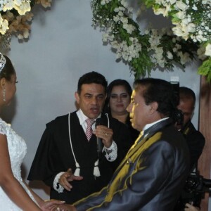 Casamento de Elis Nair, ex-participante do 'BBB17', e Luiz Carlos foi em uma feira de noivas, na noite desta quinta-feira, 20 de abril de 2017