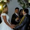 Casamento de Elis Nair, ex-participante do 'BBB17', e Luiz Carlos teve bolo de seis andares e mais de 2.000 doces
