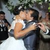 Casamento de Elis Nair, ex-participante do 'BBB17', e Luiz Carlos foi em uma feira de noivas e reuniu 300 convidados, na noite desta quinta-feira, 20 de abril de 2017
