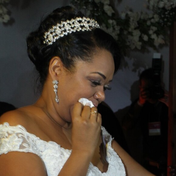 Elis se casou com Luiz Carlos em uma feira de noivas