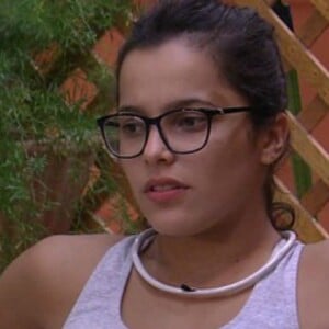 Emilly Araújo foi chamada de Judas nas redes sociais