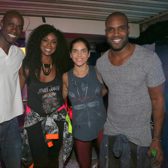 Cris Vianna curtiu baile funk no Rio na madrugada deste domingo, 23 de abril de 2017