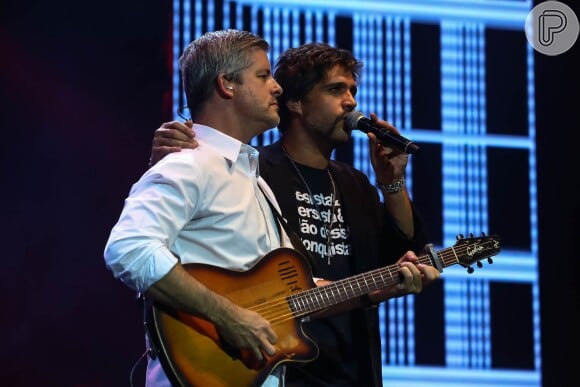 Victor Chaves e Leo quebraram o jejum e se apresentaram no Espaço das Américas, em São Paulo,  na noite de sábado, 22 de abril de 2017