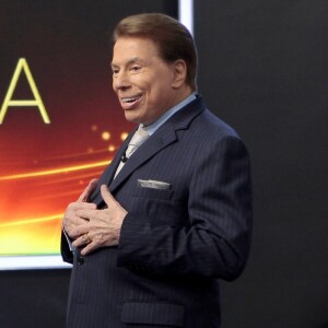 'Você foi contratada para ler notícias e não para dar a sua opinião. Se você quiser fazer política, compre uma estação de televisão e vai fazer por sua conta. Aqui não!', disse Silvio Santos para Rachel Sheherazade no dia