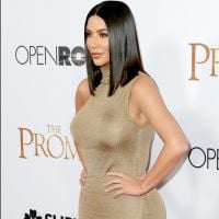 Kim Kardashian usa biquíni fio-dental em resposta às críticas ao seu corpo