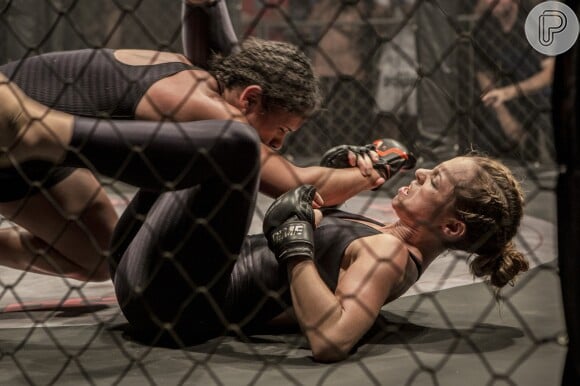 Jeiza (Paolla Oliveira) sonha em ser campeã de MMA, na novela 'A Força do Querer'