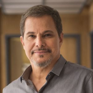 Edson Celulari só temeu o câncer por três dias: 'Quando me apresentaram o protocolo de tratamento, já experimentado, com ótimos resultados, achei que voltaria a campo'