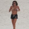 Mariana Goldfab mostrou disposição ao correr pelas areias da praia da Barra da Tjuca